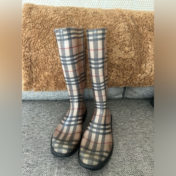 BURBERRY NOVA CHECK RUBBER RAIN BOOTS WOMEN SIZE 8.5/ 39 - Picture 3 of 8